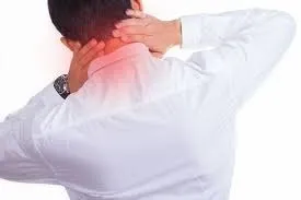 頚椎ヘルニア　腕の痛み　３１歳　男性　自営業